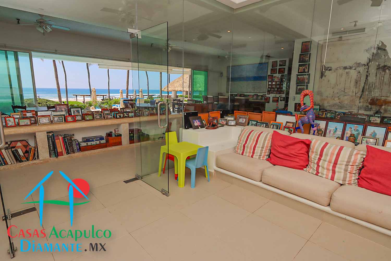 Dos Soles T2 PG - Sala de televisión 2